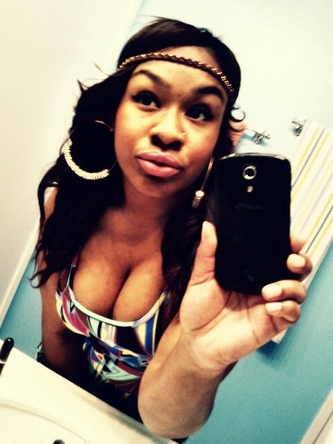 I live for the nights that I cant remember with the people that I wont forget ♥