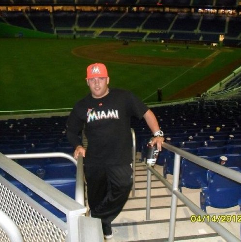 used to be a baseball player love my Miami heat,Miami marlins,and Miami dolphins follow me :)