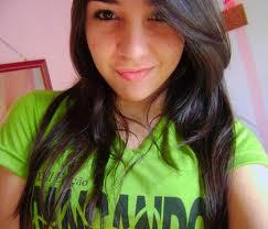 chata, abusada, irritante, feia , gorda.. prazer essa sou eu :)