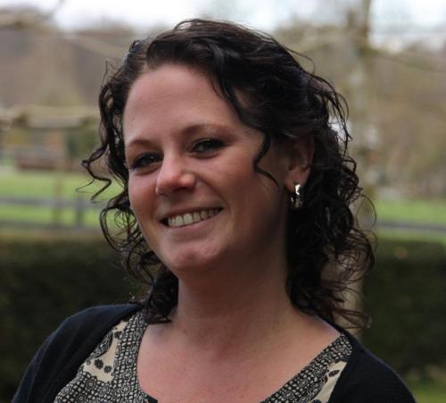 geertjevanoort's profile picture. Van tekstschrijver en journalist tot inmiddels Medewerker Maatschappelijke zorg | Zorgen moet je doen, niet maken | 32 jaar | Brus van @MikevanOort (PWS)