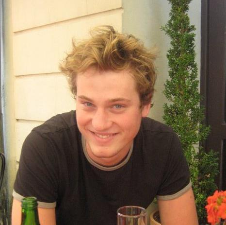 adusak's profile picture. 