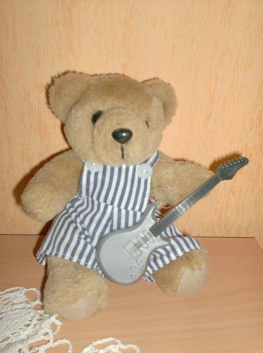 I'm...a bad pianist, a geek, old-fashioned, a dreamer, and I think that's all. No, I'm also absent-minded.