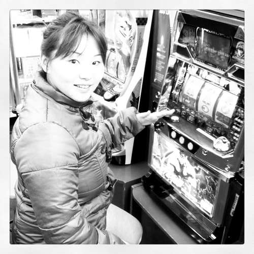 u__zaya's profile picture. anti tweet