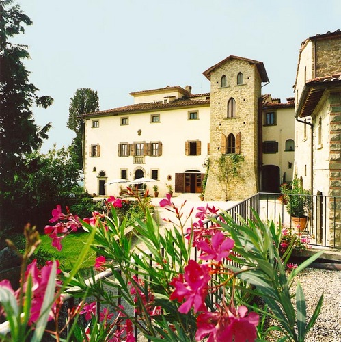 PeggyCivetta's profile picture. Villa Vezza is a medieval village that was built in the 12th Century. This unique little borgha is immersed in the Tuscan region known as the Casentino. Bisecte