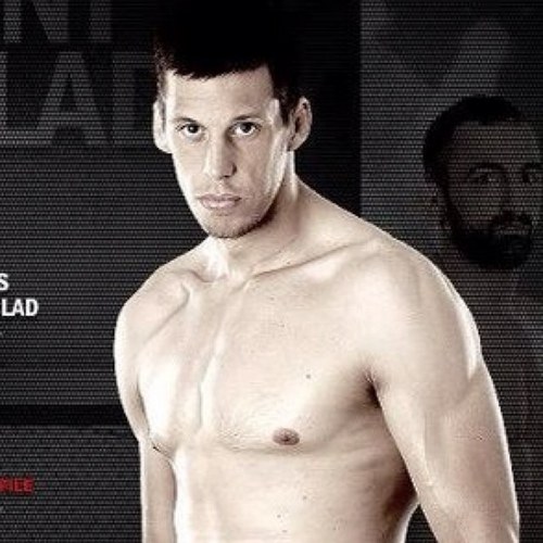 Häng med bakom kulisserna och få en unik inblick i UFC-fightern Magnus Jycken Cedenblads träning och fritid.