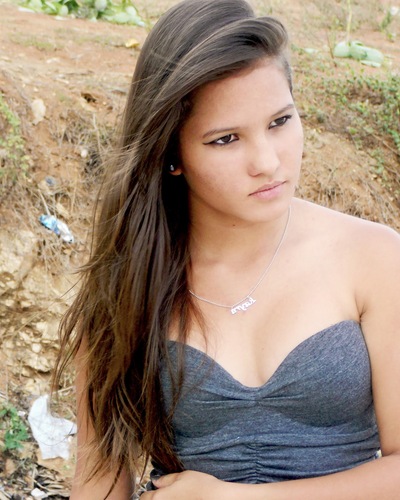 O mundo lá fora te julga, te condena e te incrimina. E a verdade é que nenhum deles te conhece ;) http://t.co/WK2eWTH2SU