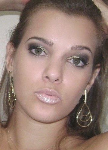 Se tivesse 12548977 caracteres para me descrever, quem sabe...