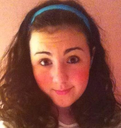 i love to sing. i love to act. if you wanna know more about me, click the follow button (: