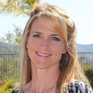 TSFL Certified Independent Health Coach, exercise addict and adrenaline junky, Krav Maga maniac, avid volunteer, loving wife, and uber-Mom of 3 boys.