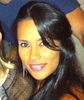 O que eu sinto por voce é tão grande, que as palavras se tornam tão poucas para descrever. @KellyMedeirosDS . (Seguido por ela 13/04/2012)