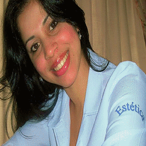 Esteticista Depiladora e Nail Designer,  Formada pela FAMESP – Faculdade Método de São Paulo. Extensão em Depilação e Manicure P/ Instituto Teruya de São Paulo