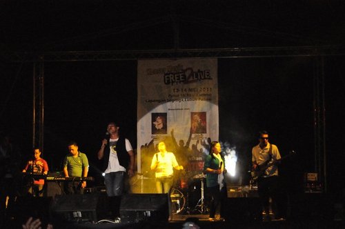 aron17965730's profile picture. 