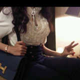 كاتبة .. وشاعرة أحياناً 
