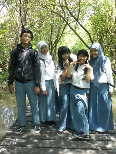 AyyuCatWoman's profile picture. SMKN 11 SURABAYA Desain Grafis