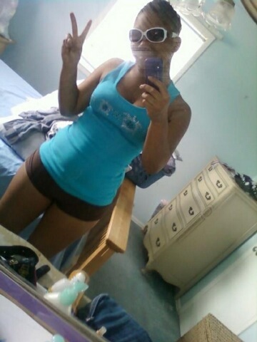 IloveLynnell199's profile picture. #TeamConfident #TeamThickness #TeamGetYouRight #TeamTyga Aka T-Raw #TeamSophmore#TeamFollowBack#TeamNoLove#TeamDaddy.sGirl#TeamYeallBone