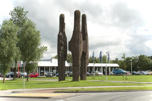 Autobedrijf Stellema is al sinds 1923 officieel auto-dealer voor Dokkum en omstreken. Gespecialiseerd in Peugeot en Citroën.