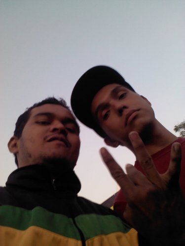 SOY VATO LOCO..QUE LE GUSTA COMPARTIR BUENOS MOMENTOS CON SU GENTE..Y MAS CON SU CHIKTA MAMA PRECIOSA ...CX. OK YA..