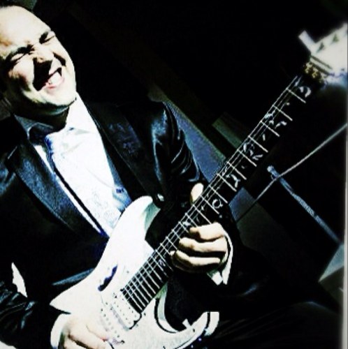 ruben_tortosa's profile picture. Compositor, arreglista, productor, guitarrista y corista. Rubén Tortosa Only guitar show