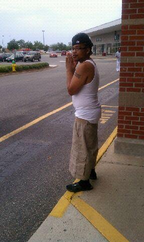jonzeeyfresh's profile picture. its money out here I'm just tryna get sum