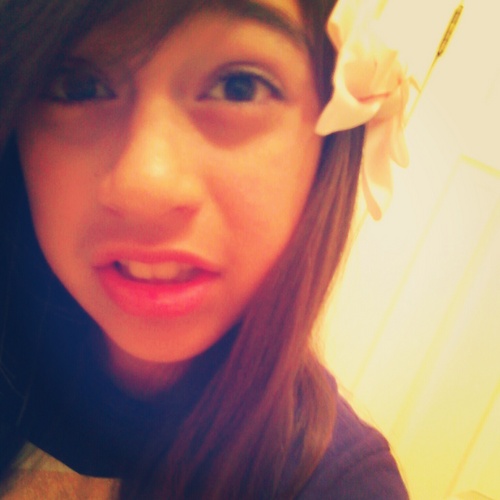 I'm a Bieber maniac ;D .
