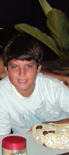 Sou um Menino lega, extrovertido , Sempre feliz ! Amo minha Familia e meus Amigos !