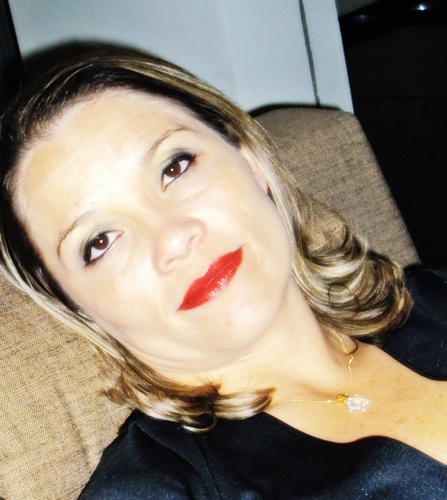 “Mas a gente espera, lá no fundo, perdido, soterrado e cansado, que a vida compense de alguma maneira.”