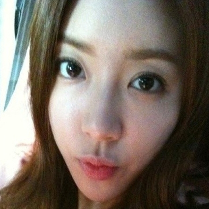 dlwnalfkd's profile picture. 