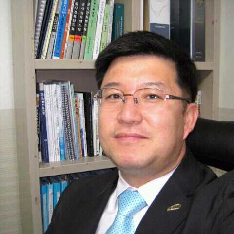 choegwangbok's profile picture. (주)에싸 근무. 경북 경주에 살고 있으며,건설,환경,불교 등에 관심.