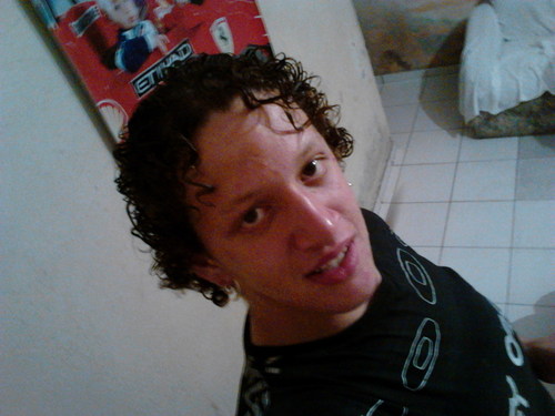 gustavogjb's profile picture. toco contra-baixo,guitarra,violao,bateria e alguns mais.Gosto de animais e amo de come