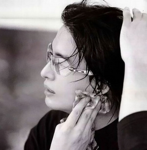 ペ･ヨンジュンさんとB'zが大好きです♡。