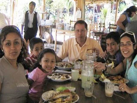 Me gusta el buen vivir, tratar a la gente con los principios que mis padres me inculcaron, pero sin guardar respeto ante los injustos danzantes