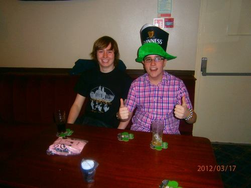 FrancisHillen's profile picture. Singer/Guitarist from Birmingham i play mainly Britpop and indie covers