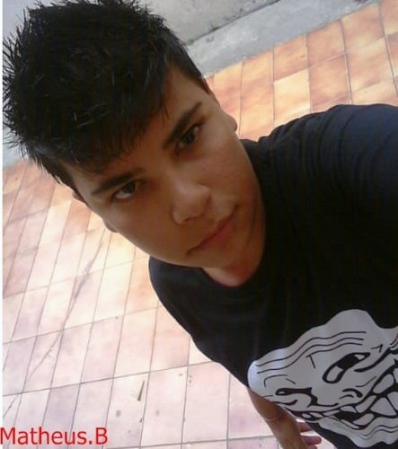 Me chamo matheus :) 14 anos :)Menino que te encαntαα ;
Gαrotoo que te fαscinα ;
Homem que te enlouquecee.
