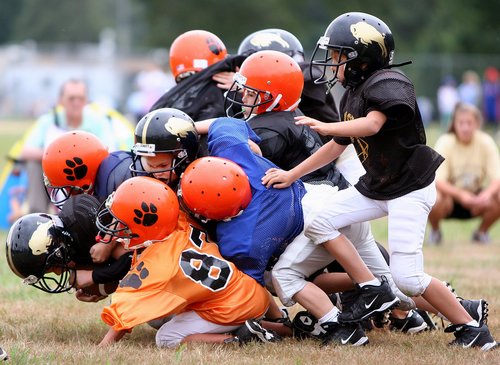 Sports photographer, Retired Detective NYPD . Available for any type of sports assignments.