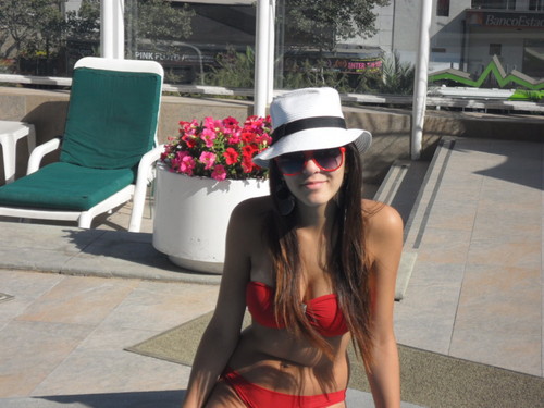 kessilaalmeida's profile picture. Gosto do possível, tenho medo do provável, dou risada do ridículo e choro quando quero, mas nem sempre tenho motivo.