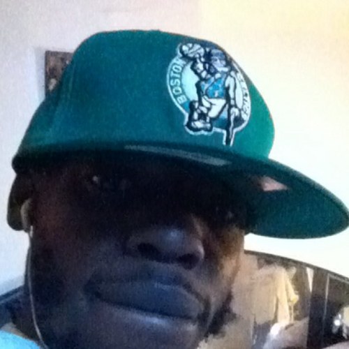 1 of the hottest underground rappers from north philly beirut repersenting handsoff records organized criminals For booking www.handsoffbigburn@yahoo.com