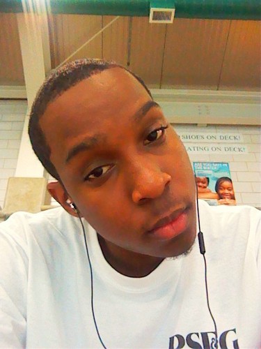 Wavest Nigga est.3~22~88 Aries baby
Just a hard working soul survivor trying to make it in this crazy world. Be yaself not a copy and paste person.