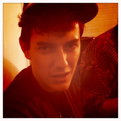 nektenig's profile picture. Ung mann i kroppen, pen i toppen, grinebiter i sjelen. Liker ikke kos, antirøykpropaganda og norsk sjelfull jentevisesingersongwritergnæling. Hygge er ok.