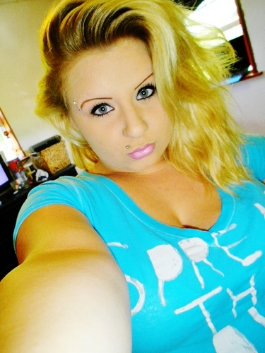 JazmineeFosterr's profile picture. *Heyy!. Im Jazminee*18 Years*Engaged! So Dont Fuck With Me, Thankss. :)*From Rockford, Illinois.*Live In Tuscumbia, Alabama.*Have 3 Tattoos & 13 Peircingz.