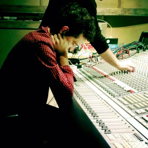 andrestorrest's profile picture. 