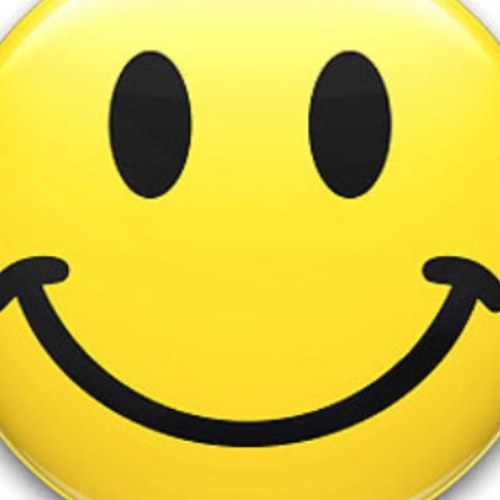 Happyshit_'s profile picture. cheer the fuck up an smile a bit ;)