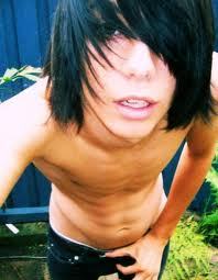 im 19 bi love kittens hardcore and i fcked ur mom last night and your next