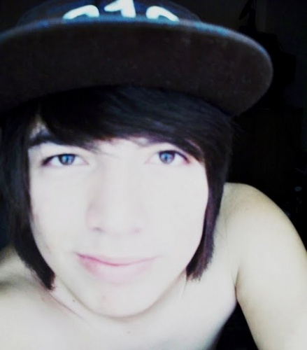 Eu poderia ser a pessoa mais agradável do mundo, mas optei por ser eu mesmo. @BruubsEmanuella minha fedida e @himynameisnana minha esposa ♥