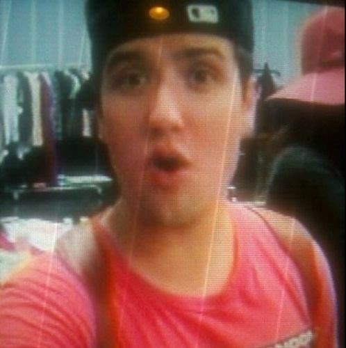 xzLoganMitchell's profile picture. Bleep blap bloop, Im Logan. 1/4th of BTR, I wanna be a Dr :)
