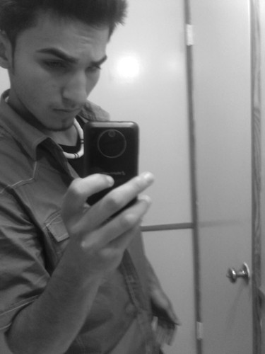 u girls should follow me i no da way lmao