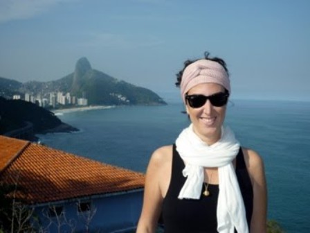 AgnessaOtchk's profile picture. O teatro não se repete, apesar de ser sempre o mesmo. Cada representação é como estar diante de um novo personagem. (Beatriz Segall)