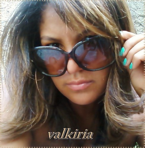 Minha beleza está na minha essência e no meu caráter. Acredito em sonhos, não em utopia. Mas quando sonho, sonho alto. Estou aqui é pra viver, cair, aprender, l