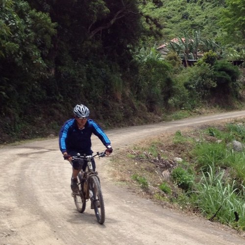 Abogado, Master en Derecho Procesal UCSG, Machaleno de nacimiento, Ciclismo, Futbol, casado con @mapaolaserrano @orense_SC