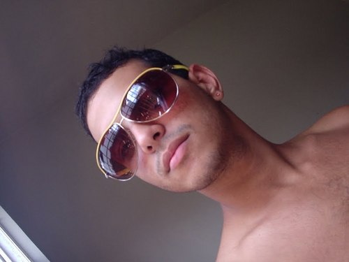 O que Eu escreveria sobre Mim ? quantas coisas podemos falar de Nós mesmos ?  Na verdade Eu falaria muitas coisas, eu escreveria todos os dias infinitamente !!!