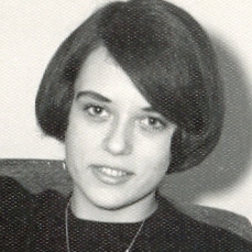 tomandcharl's profile picture. Wife, Mother & Nana